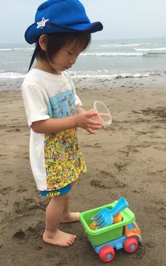 我最愛去海邊玩沙沙