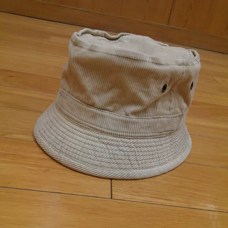 米色漁夫帽
