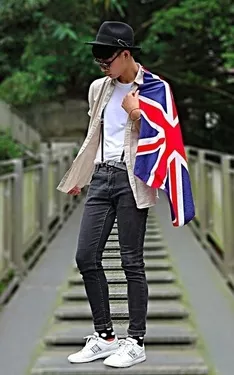 披著英國國旗喊著愛台灣！