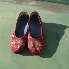 繡花鞋