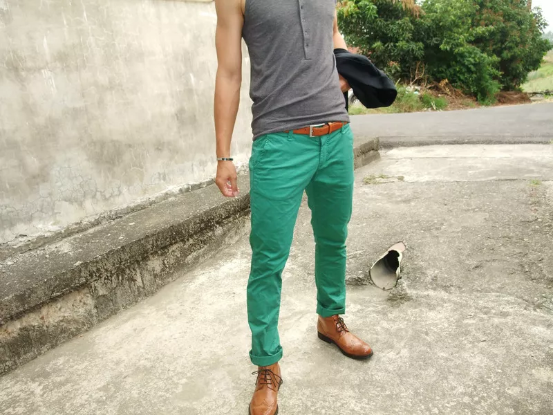 藍綠色輕薄休閒褲