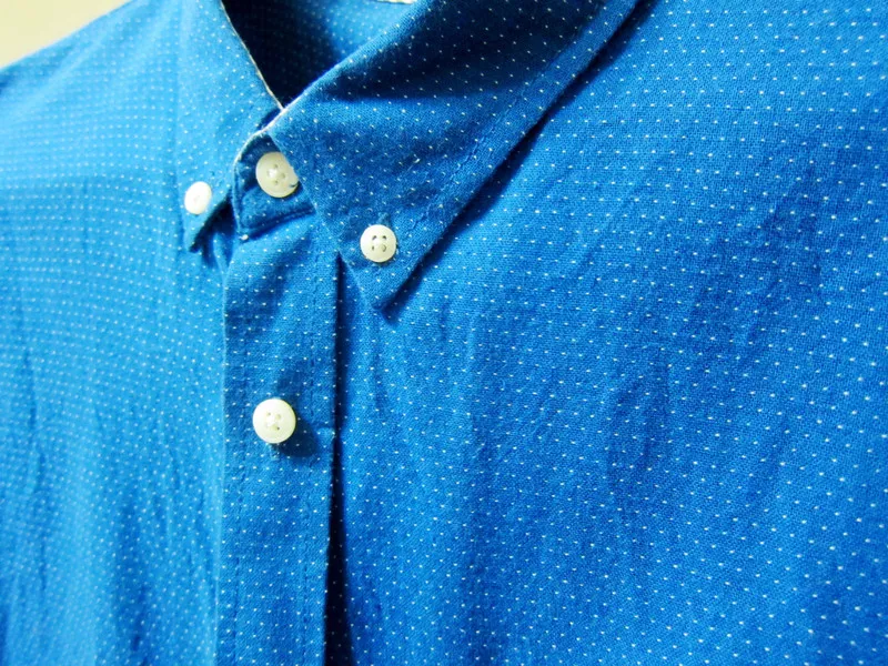 寶藍棉質釘釦小白點襯衫 