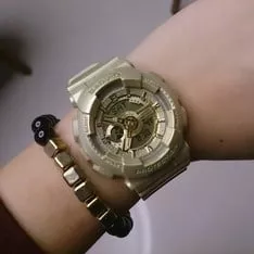 金色手錶