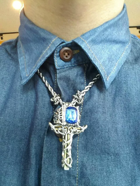 藍寶石十字架項鍊