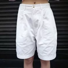 白色短褲