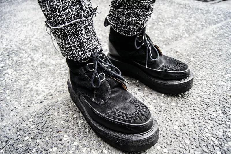 黑色厚底靴