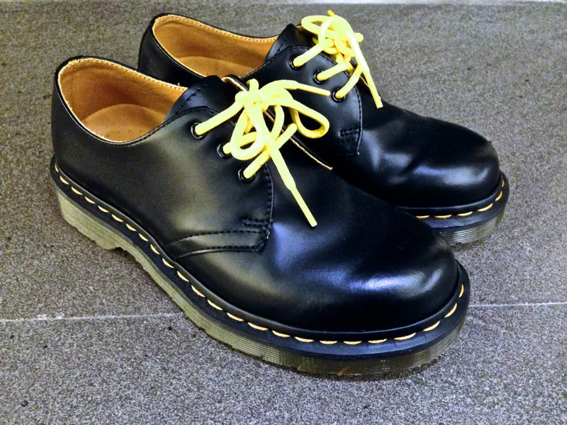 DR.MARTENS黑色3孔靴