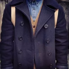 擁有一件厚實有份量的Pea coat可以抵抗冷颼颼的冬日！