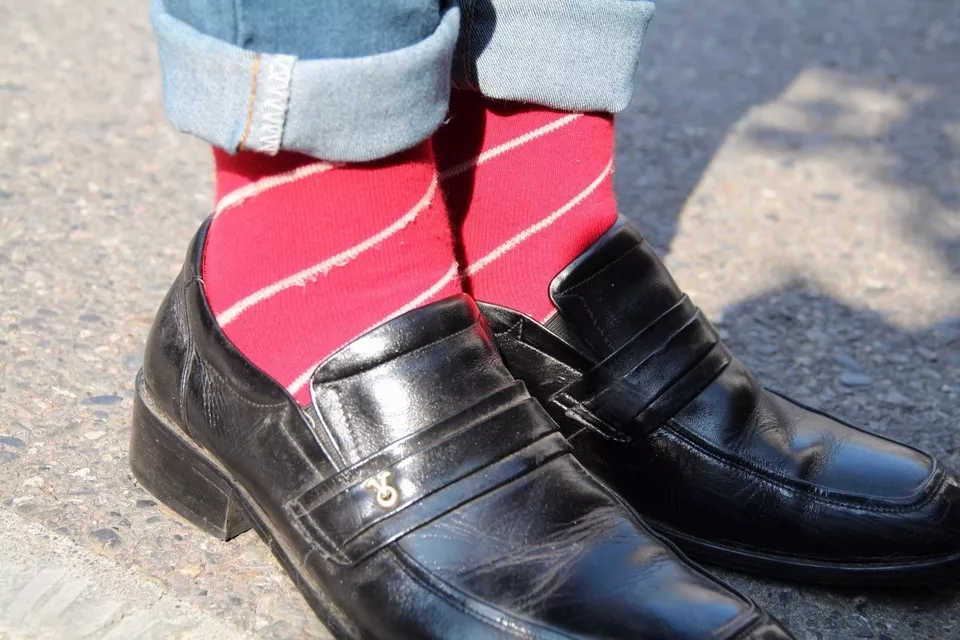 紅條紋襪子