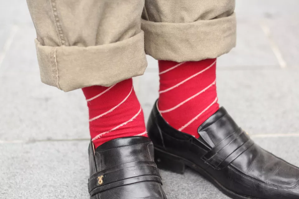 紅色條紋襪