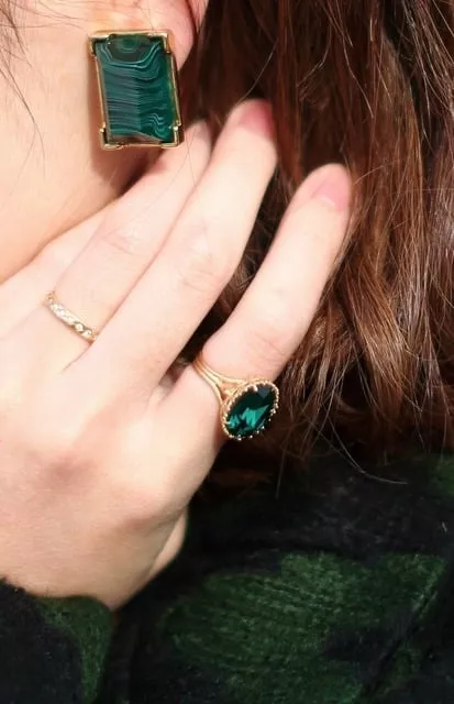墨綠花紋寶石耳環