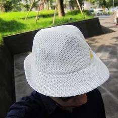 白色編織帽