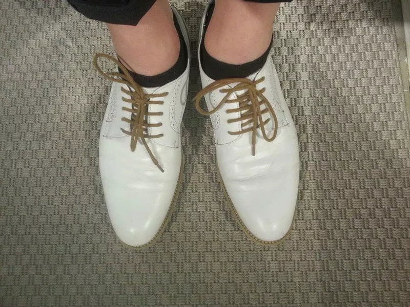 白色厚底皮鞋