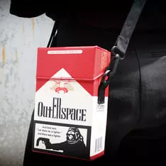 買個大菸盒包來裝些菸好了