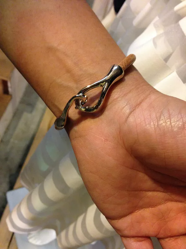 金屬皮繩手環